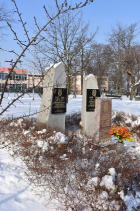 Złożenie kwiatów pod Pomnikiem Zesłańców Sybiru