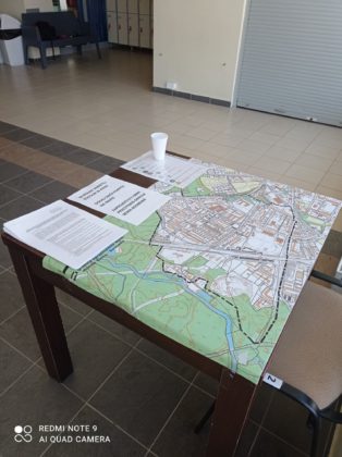 Punkt konsultacyjny na basenie Arena