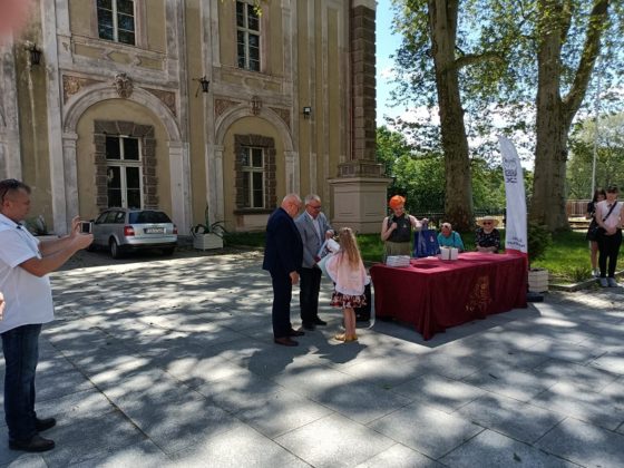 Wręczenie nagród w konkursie "Zaprojektuj swoje podwórko"