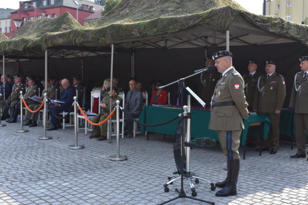 Uroczysty apel z okazji Święta Czarnej Dywizji