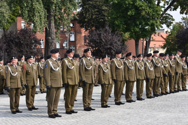 Uroczysty apel z okazji Święta Czarnej Dywizji