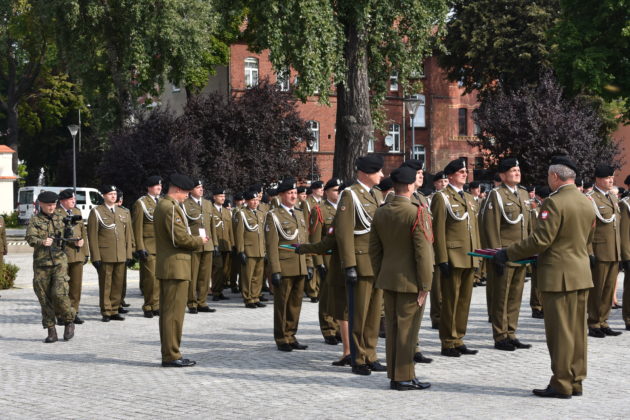 Uroczysty apel z okazji Święta Czarnej Dywizji