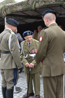 Uroczysty apel z okazji Święta Czarnej Dywizji