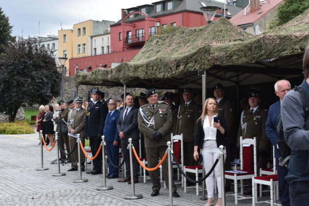 Uroczysty apel z okazji Święta Czarnej Dywizji