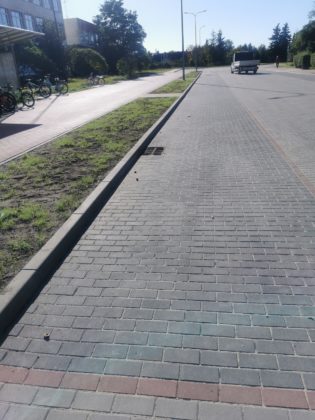 Wyremonotowana ulica Nocznickiego