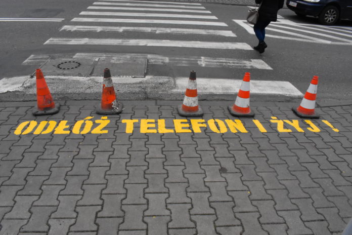 Odłóż telefon i żyj