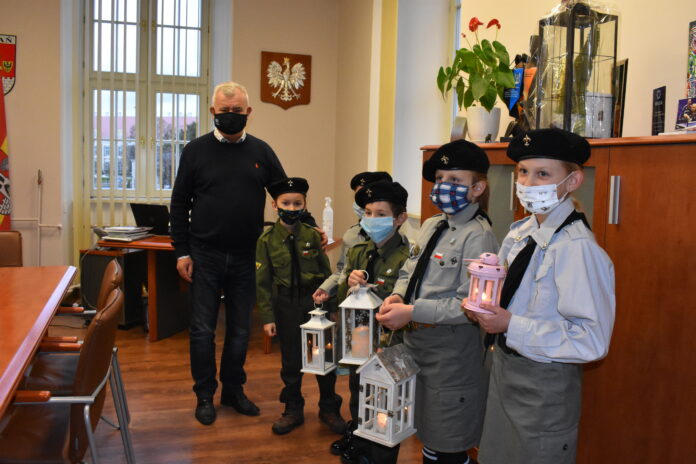 Światełko Betlejemskie dotarło do urzędu