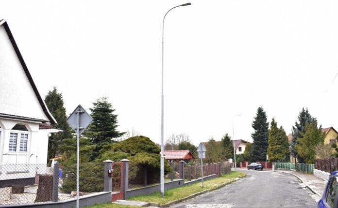 Nowe lampy na ulicy Paderewskiego