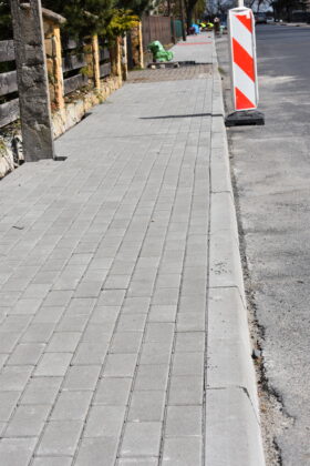 Budowa chodnika na ulicy E. Plater