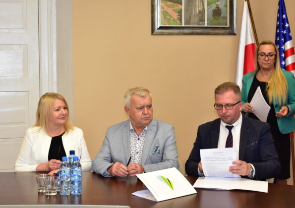 Podpisanie umów z UMWL