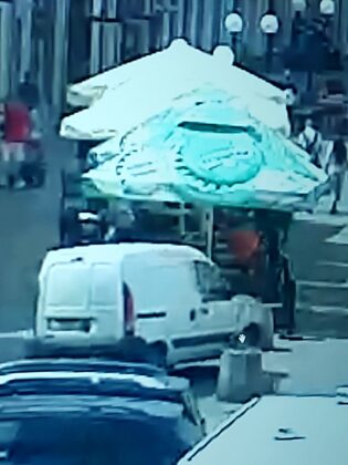 Uszkodzenie ławka na ulicy Warszawskiej