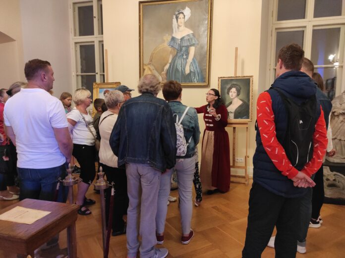 Nocne zwiedzanie pałacu