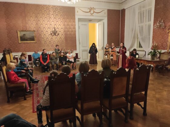 Nocne zwiedzanie pałacu