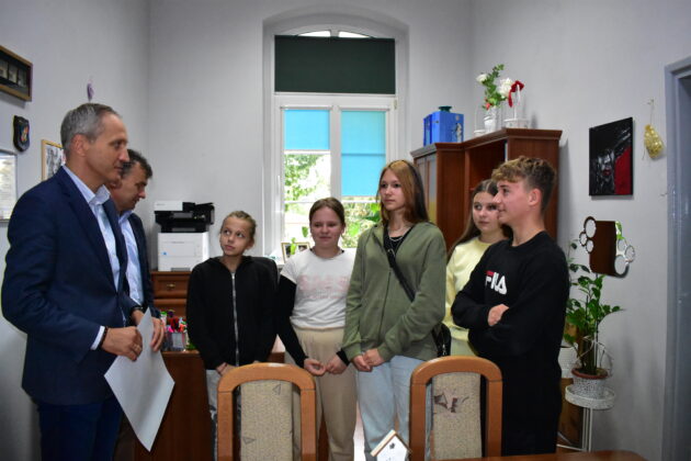 Wręczenie wyróżnienia w konkursie "Kulturalny Tabor"