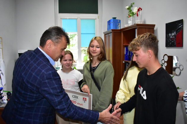 Wręczenie wyróżnienia w konkursie "Kulturalny Tabor"