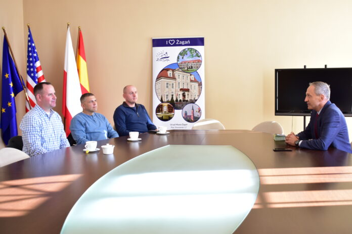 Wizyta żołnierzy amerykańskich w magistracie