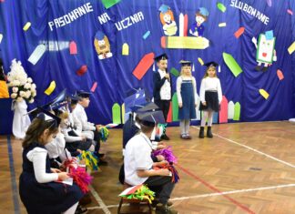 Kolejne pierwszaki pasowane na uczniów