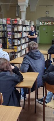 Spotkanie strażniczek miejskich z młodzieżą