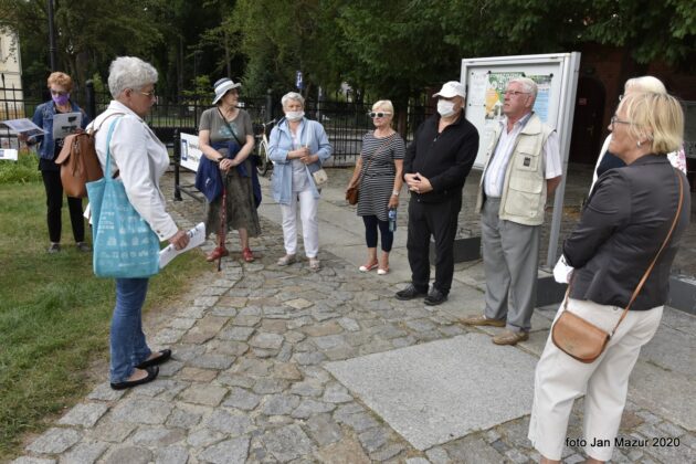 Spacer po Żaganiu z przewodnikiem