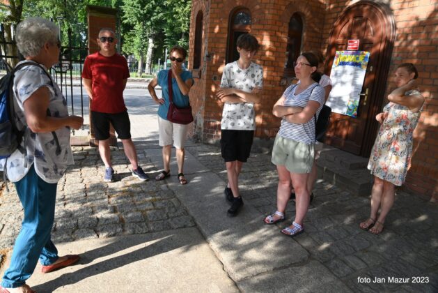 Spacer z przewodnikiem