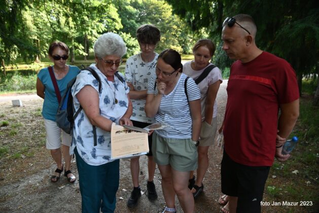 Spacer z przewodnikiem