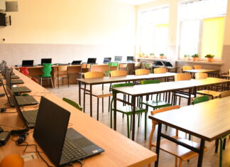 Gabinet terapeutyczny i pracownia komputerowa w Czwórce