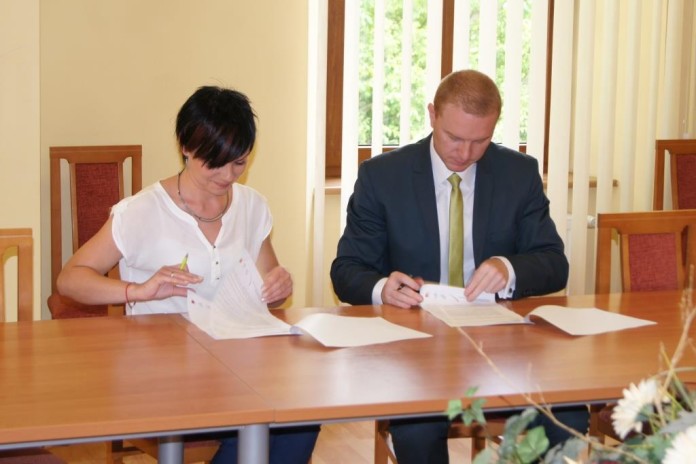 Podpisanie umowy z Civis Sum