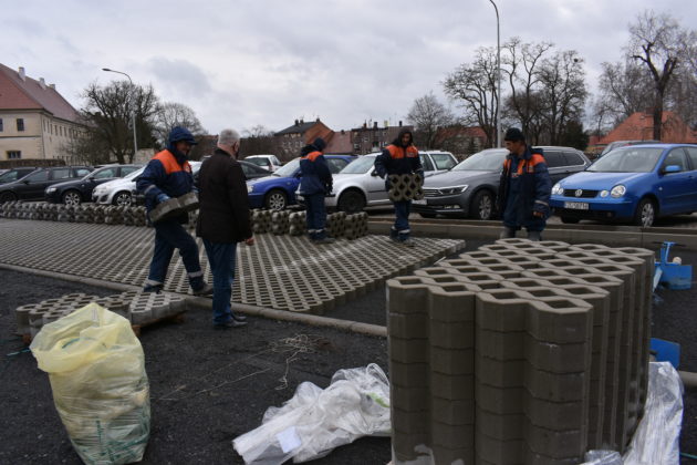 Nowe miejsca postojowe na Sobieskiego