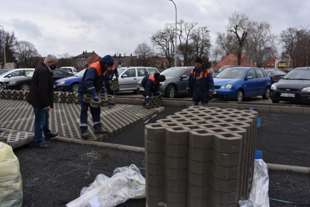 Nowe miejsca postojowe na Sobieskiego