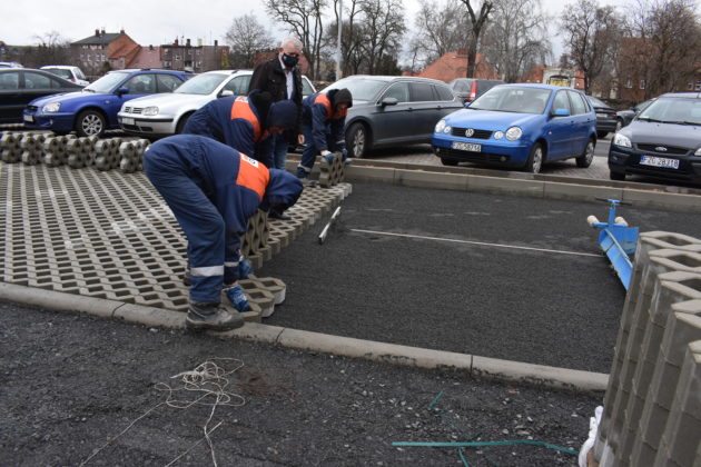 Nowe miejsca postojowe na Sobieskiego