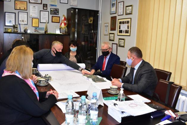 Spotkanie na temat budowy ścieżki rowerowej do Stypułowa