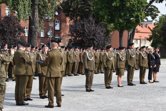 Uroczysty apel z okazji Święta Czarnej Dywizji