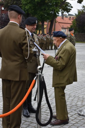 Uroczysty apel z okazji Święta Czarnej Dywizji