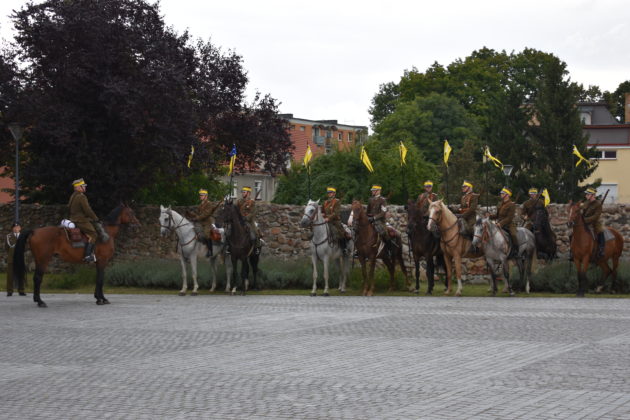 Uroczysty apel z okazji Święta Czarnej Dywizji