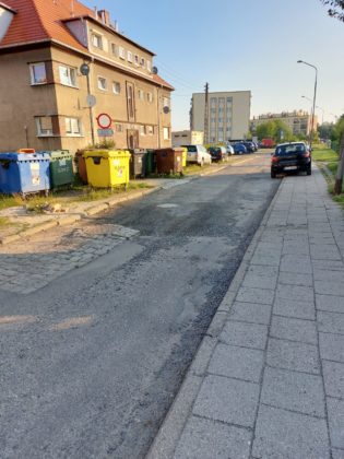 Ulica Jarzębinowa przed remontem