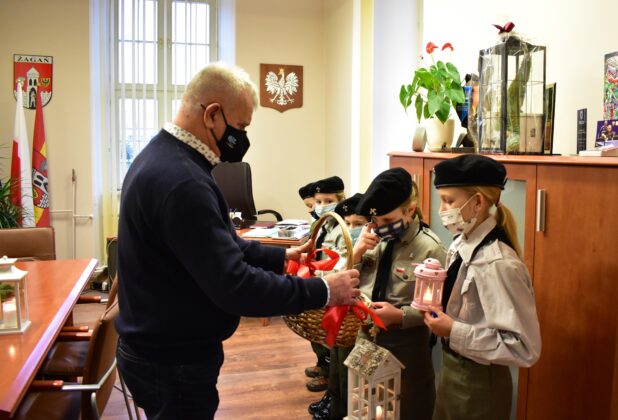 Światełko Betlejemskie dotarło do urzędu