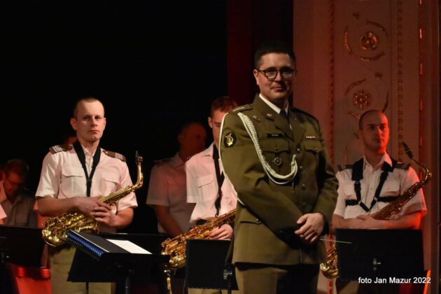 Koncert Murem za polskim mundurem