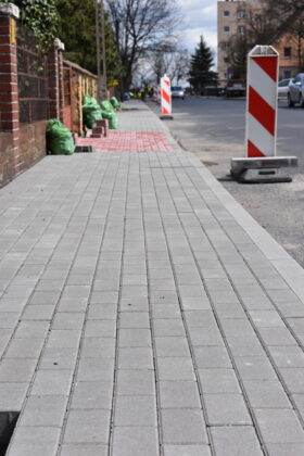 Budowa chodnika na ulicy E. Plater