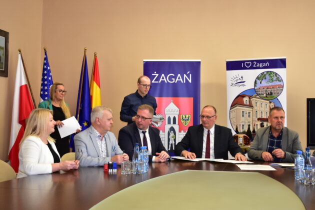 Podpisanie umów z UMWL