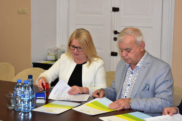 Podpisanie umów z UMWL