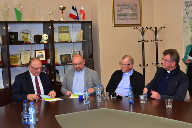 Podpisanie umów z UMWL